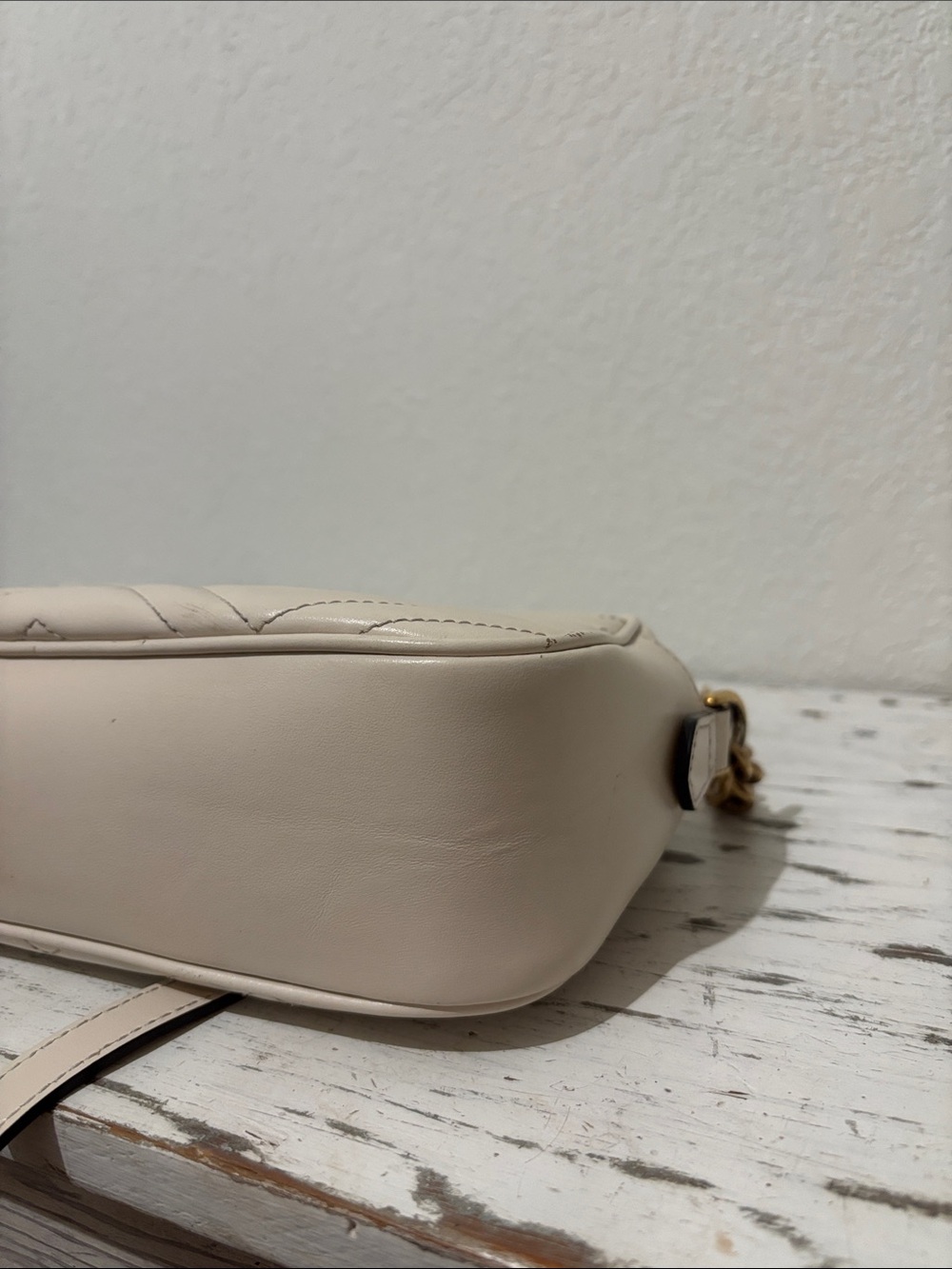 Authentic Gucci Ivory Quilted Leather Crossbody with Gold GG - Picture 16 of 16